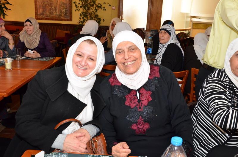 الاحتفال بعيد الأم مع الأمهات اللواتي يتلقين العلاج في المركز